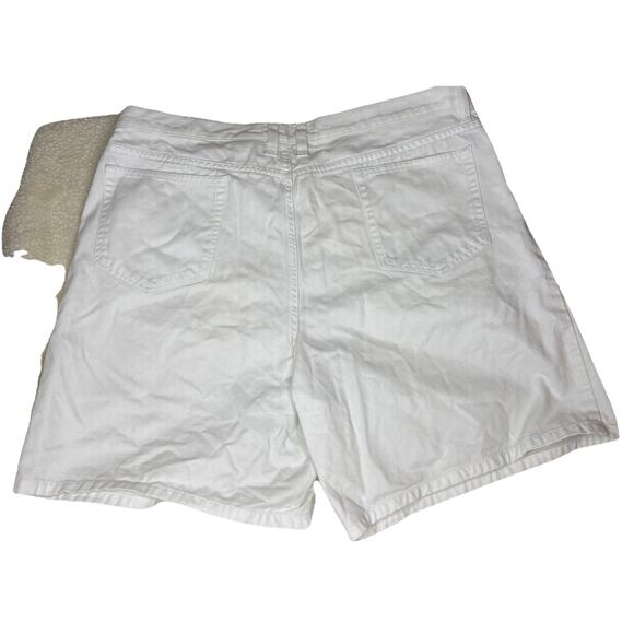 Eddie Bauer Shorts Womens Size 16 Slight Curvy White Bermuda Casual Beach Wear - Picture 2 of 6